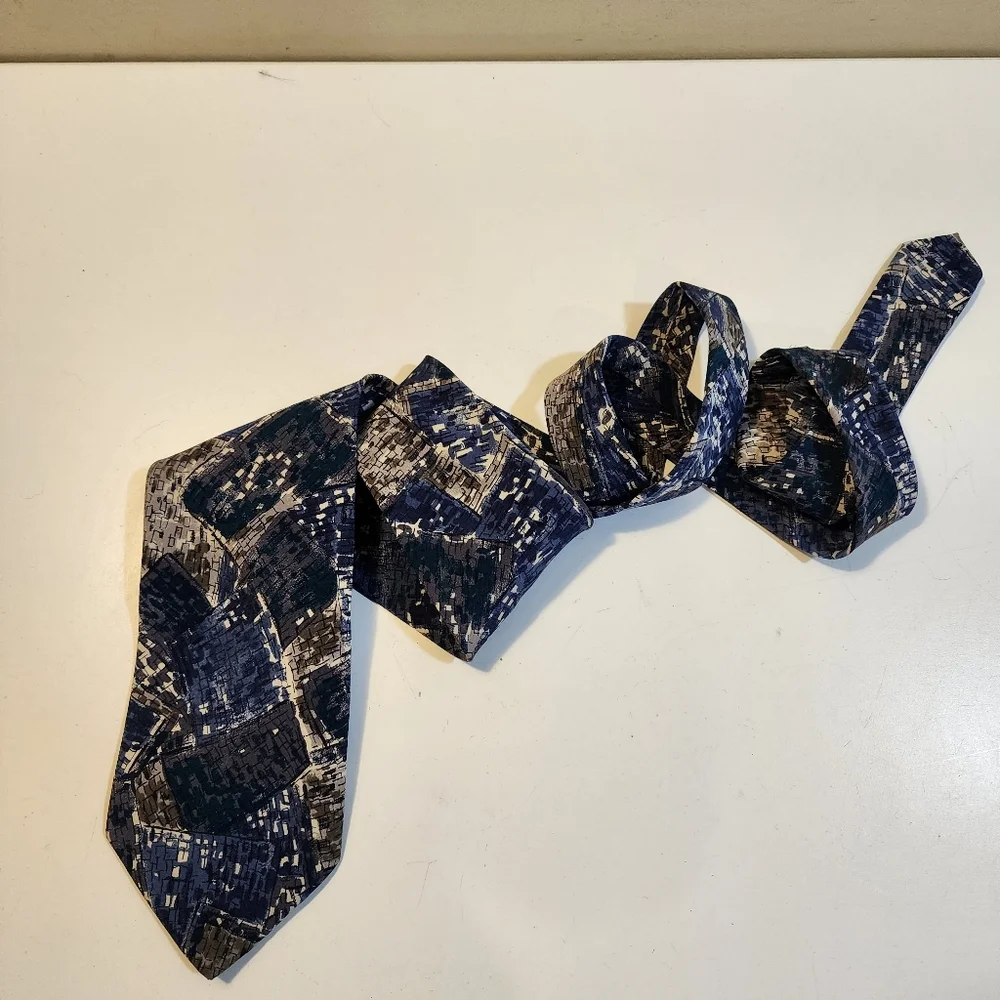 SECOURS Abstract Blue and Gray Silk  Tie